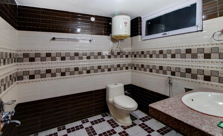 Bathroom, Hotel Thakur