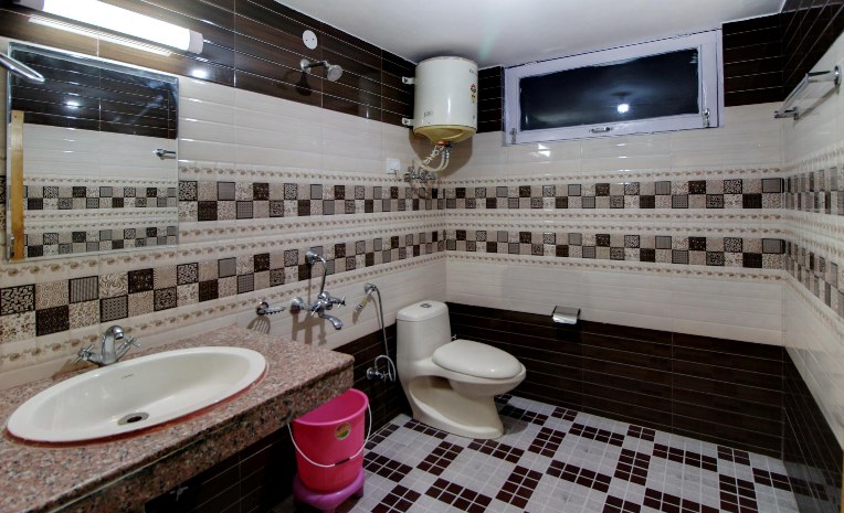 Bathroom,Hotel Thakur